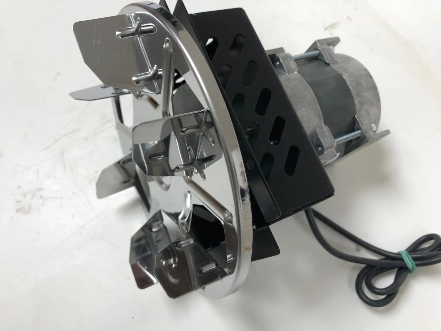 Motor mit Lüfterrad 175mm für VSZ Abgasgebläse - Heizung99.de